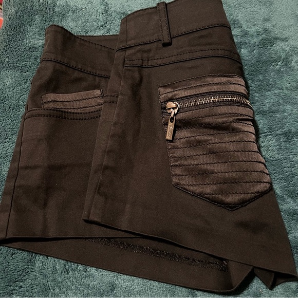 Guess Marciano Black Shorts Women's Size:4 - Picture 5 of 5